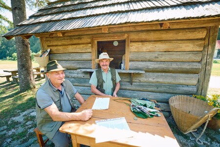Oživljanje spominov na lučke ribe v etno vasici (Foto Janez Kotar)